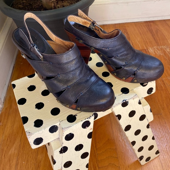 Frye Clogs - Picture 3 of 7